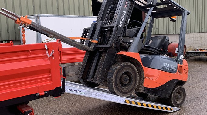 Metalmec S.r.l. - pakrovimo rampos ir krovos sistemos-01